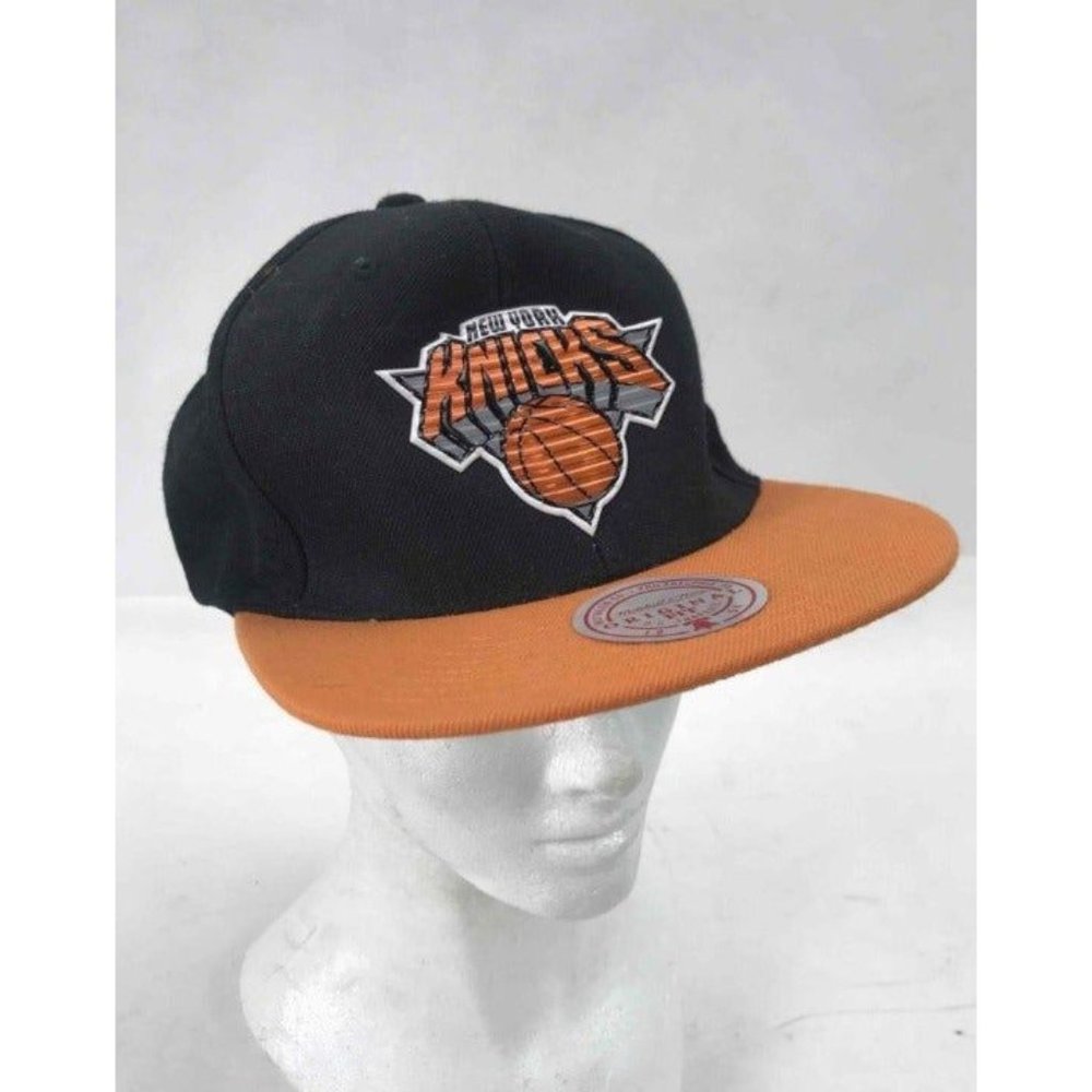 Mitchell & Ness NY Knicks Snapback Vintage Hat
